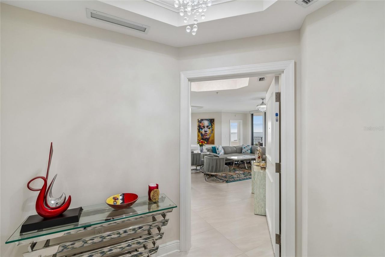 5823 Bowen Daniel Drive, Unit 1103, Tampa, FL 33616 Photo