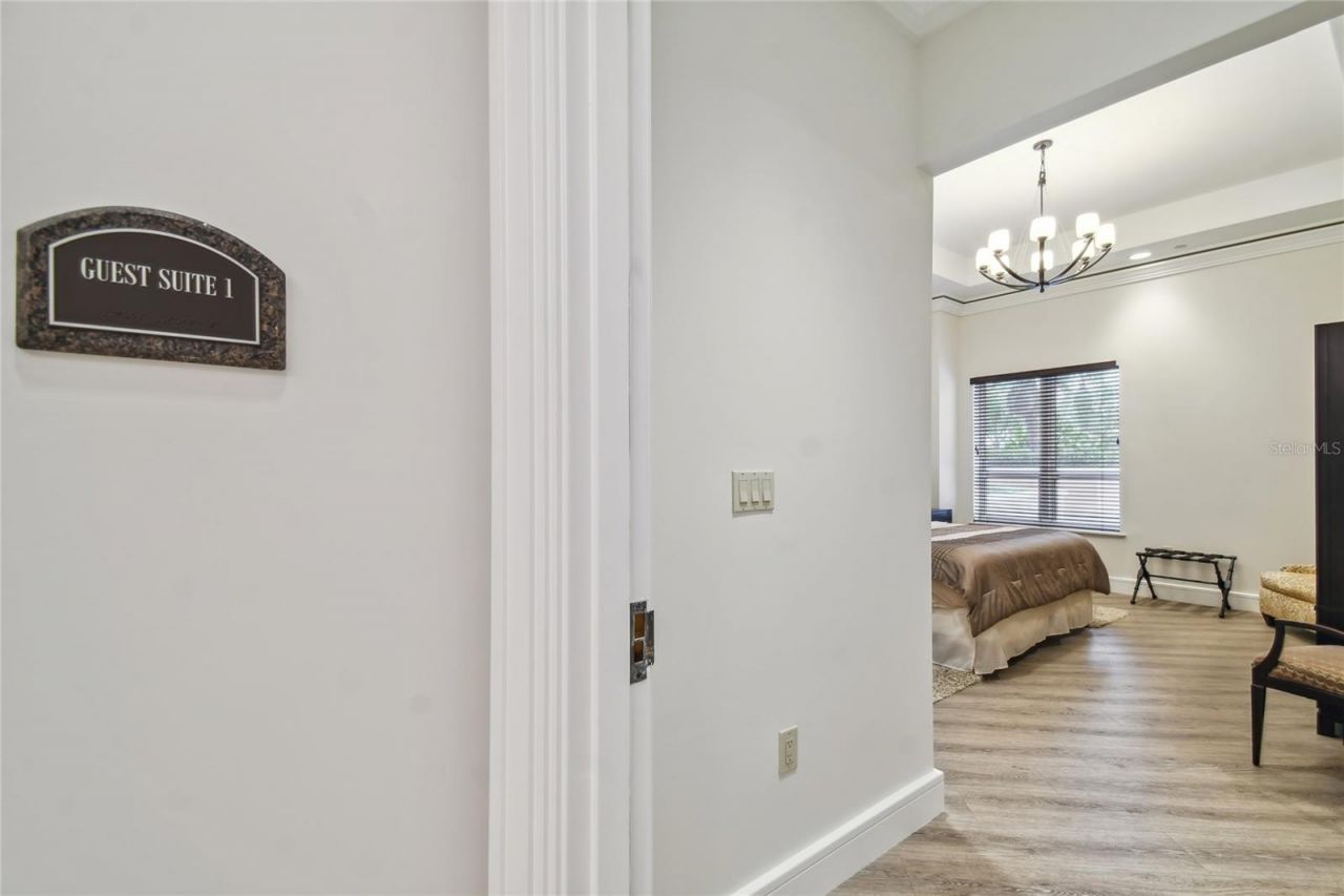 5823 Bowen Daniel Drive, Unit 1103, Tampa, FL 33616 Photo