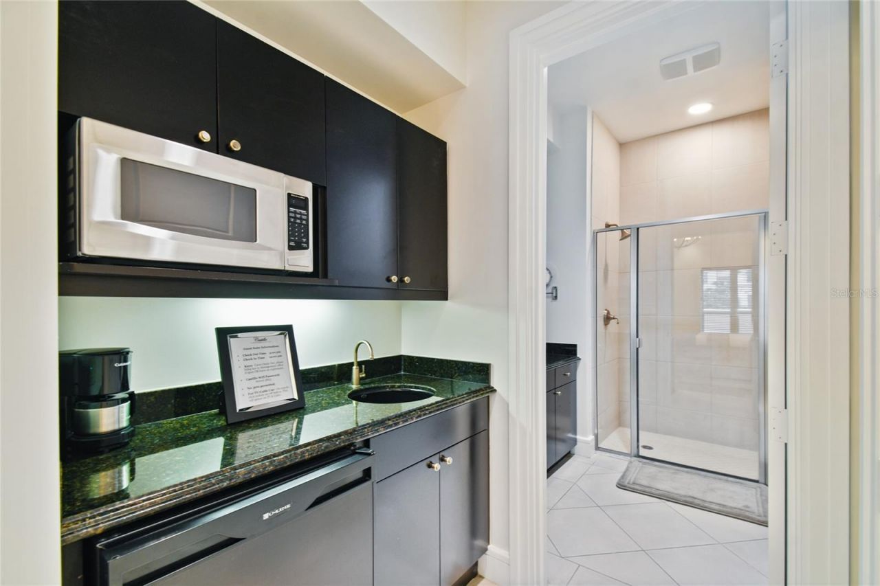 5823 Bowen Daniel Drive, Unit 1103, Tampa, FL 33616 Photo