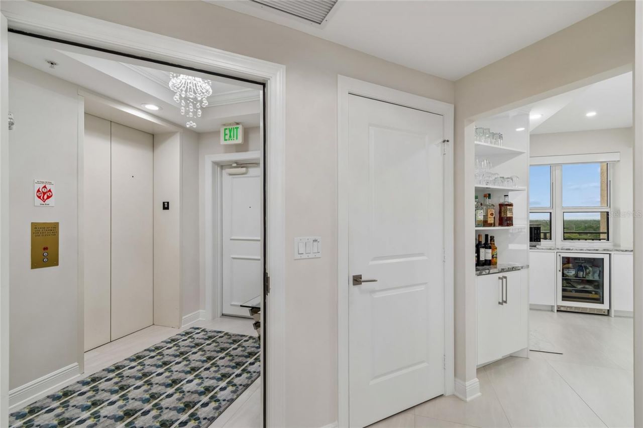 5823 Bowen Daniel Drive, Unit 1103, Tampa, FL 33616 Photo