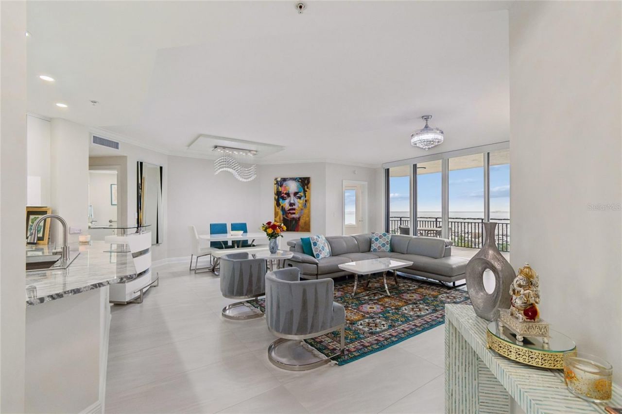 5823 Bowen Daniel Drive, Unit 1103, Tampa, FL 33616 Photo