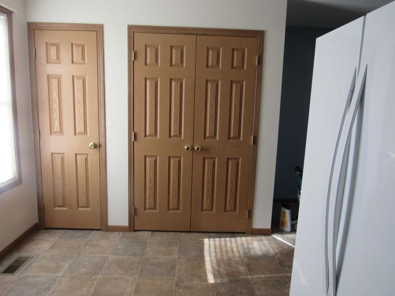 153 E Water Street , Circleville, OH 43113 Photo 5