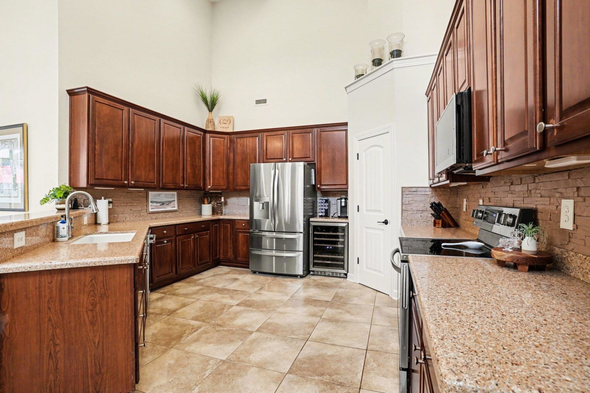 6244 Catalina Dr. Photo 12