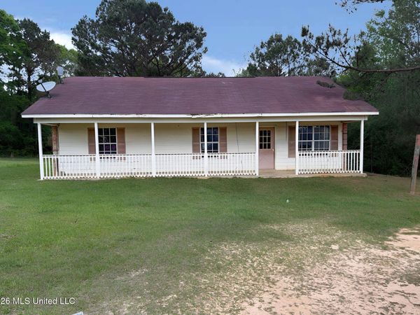 72 Van Holmes Road, Tylertown, MS 39667