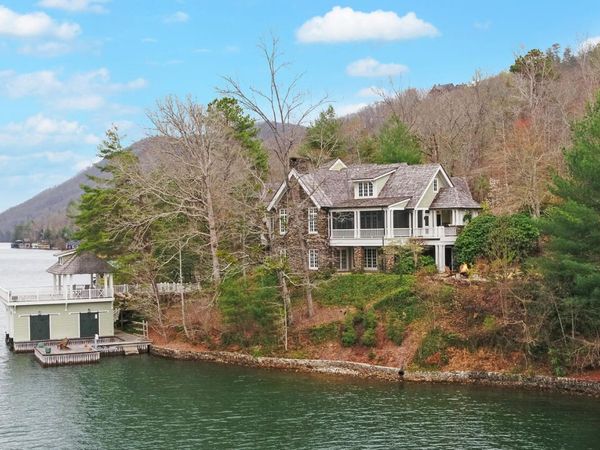 1810 Murray Cove Road, Tiger, GA 30576