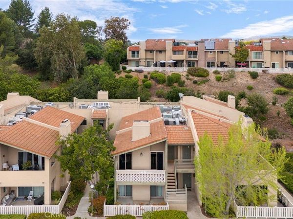 248 Oakleaf, Unit 201, Thousand Oaks, CA 91360