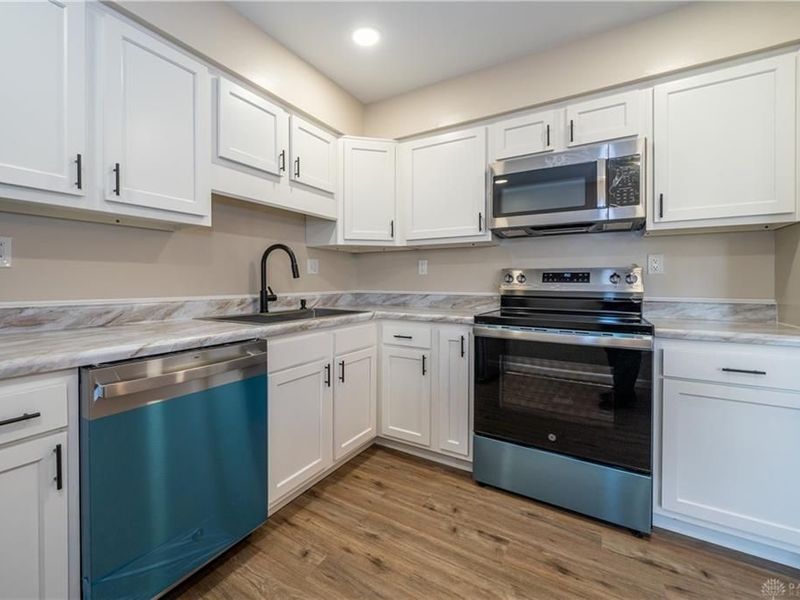 3203 Fantasia Trail, Dayton, OH 45449 Photo 17