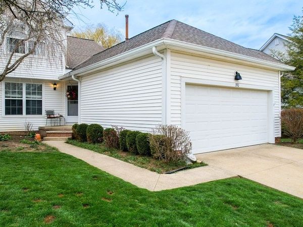 390 Blair Circle, Aurora, OH 44202