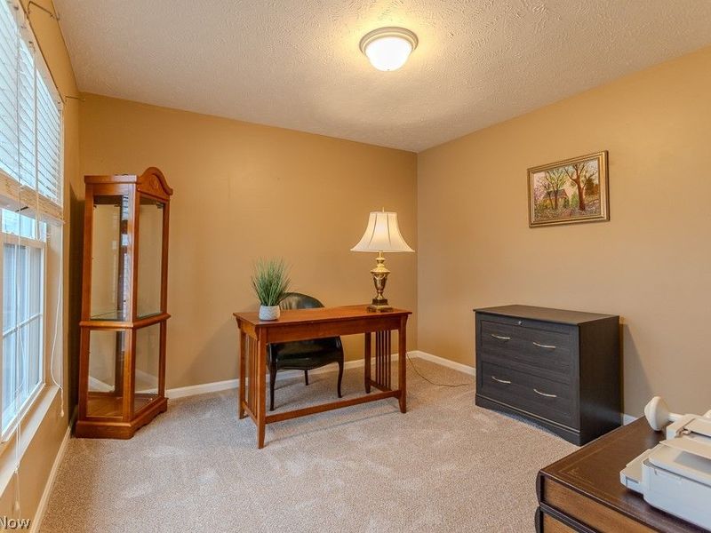 390 Blair Circle, Aurora, OH 44202 Photo 2