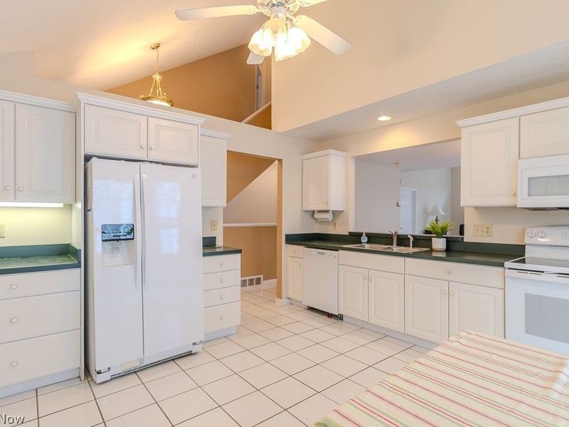 390 Blair Circle , Aurora, OH 44202 Photo 4