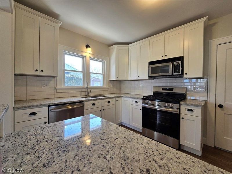 13839 Clifton Boulevard, Unit 2, Lakewood, OH 44107 Photo 21