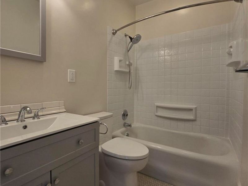 13839 Clifton Boulevard, Unit 2, Lakewood, OH 44107 Photo 31