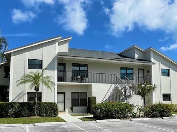 1303 Clubhouse Circle, Jupiter, FL 33477