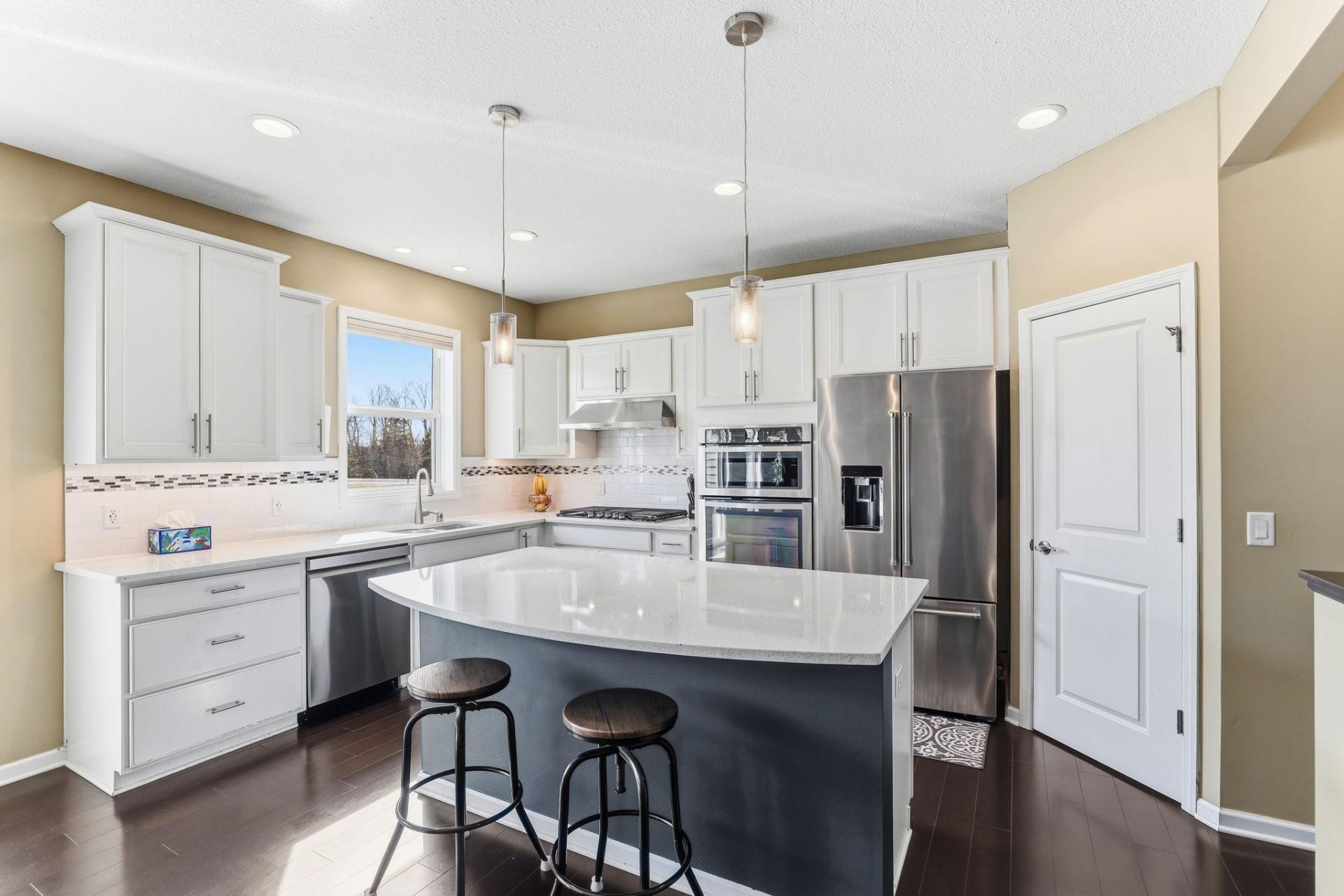 671 Devine Drive, New Brighton, MN 55112