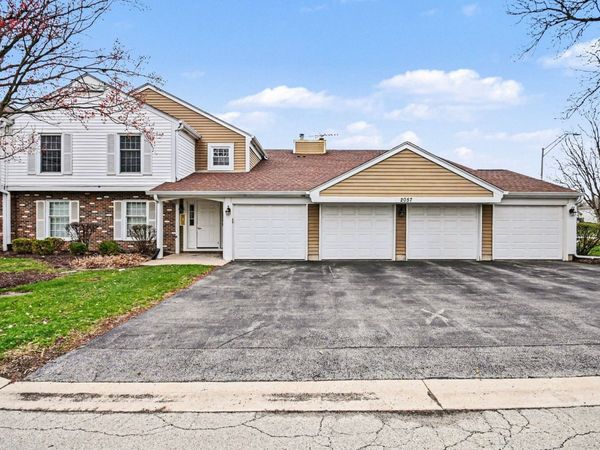 2057 Lancaster Circle, Unit 102D, Naperville, IL 60565