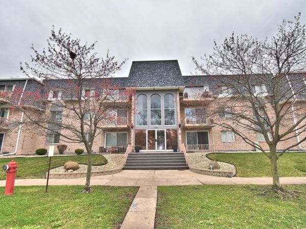 18855 Burnham Avenue , Unit 234, Lansing, IL 60438