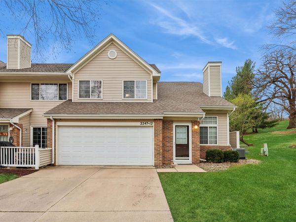 2247 Grand Avenue, Unit 12, West Des Moines, IA 50265