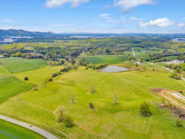 12274 Smith Mountain Lake PKWY , Huddleston, VA 24104