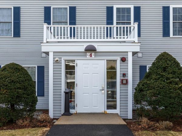 4 Crestview Circle, Unit 109, Londonderry, NH 03053