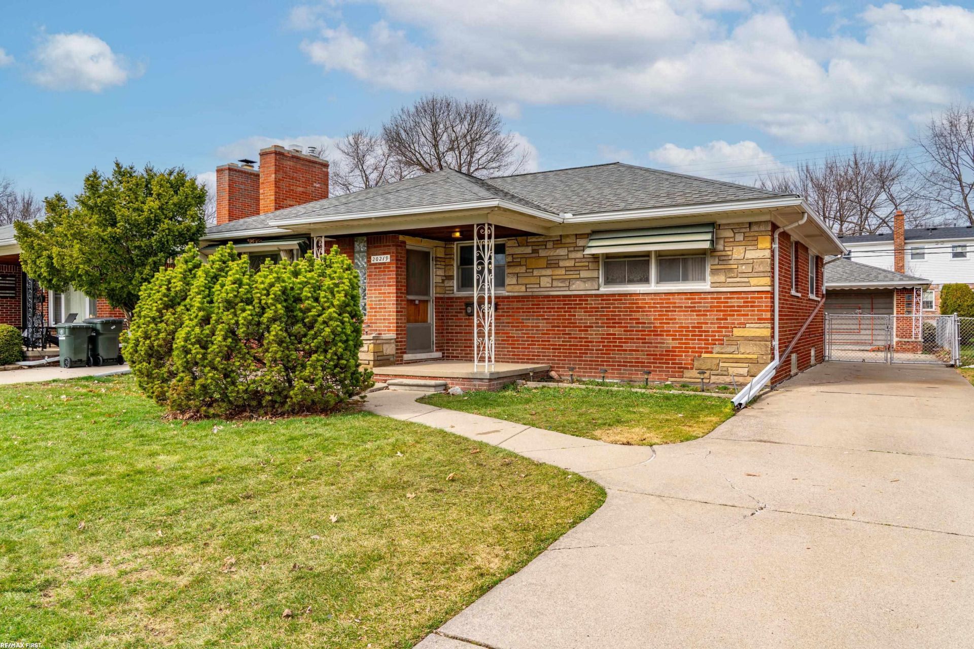 20219 Chalon Street, Saint Clair Shores, MI 48080 Main Photo