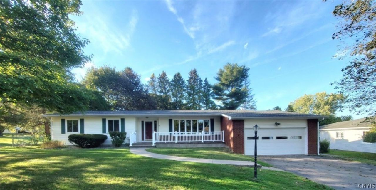 6 Indian Mound Drive, Whitesboro, NY 13492 Main Photo