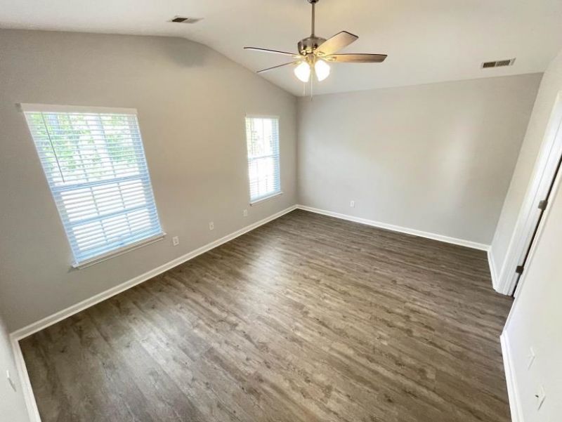 4996 Southgate Pkwy. Photo 17