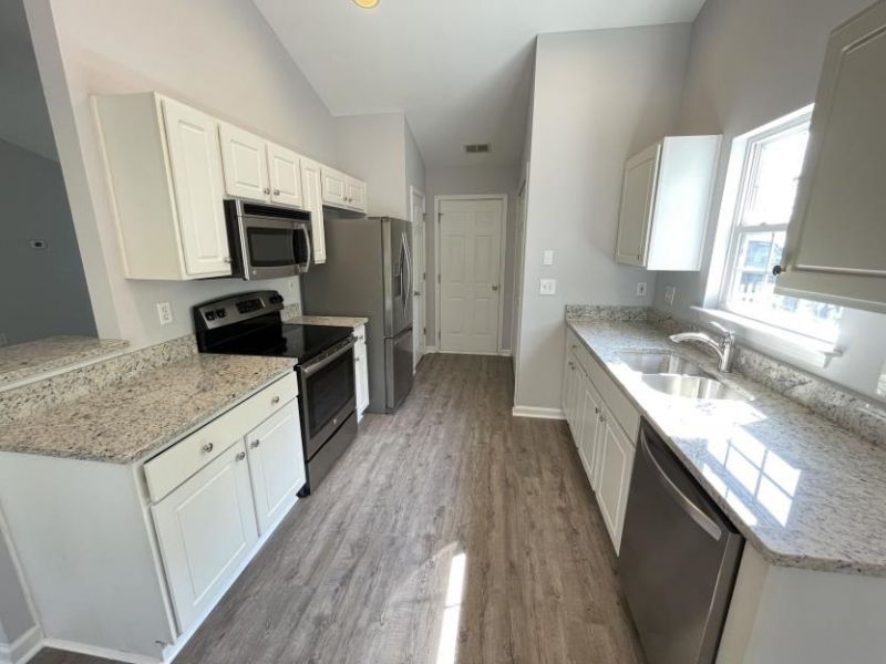 4996 Southgate Pkwy. Photo 4