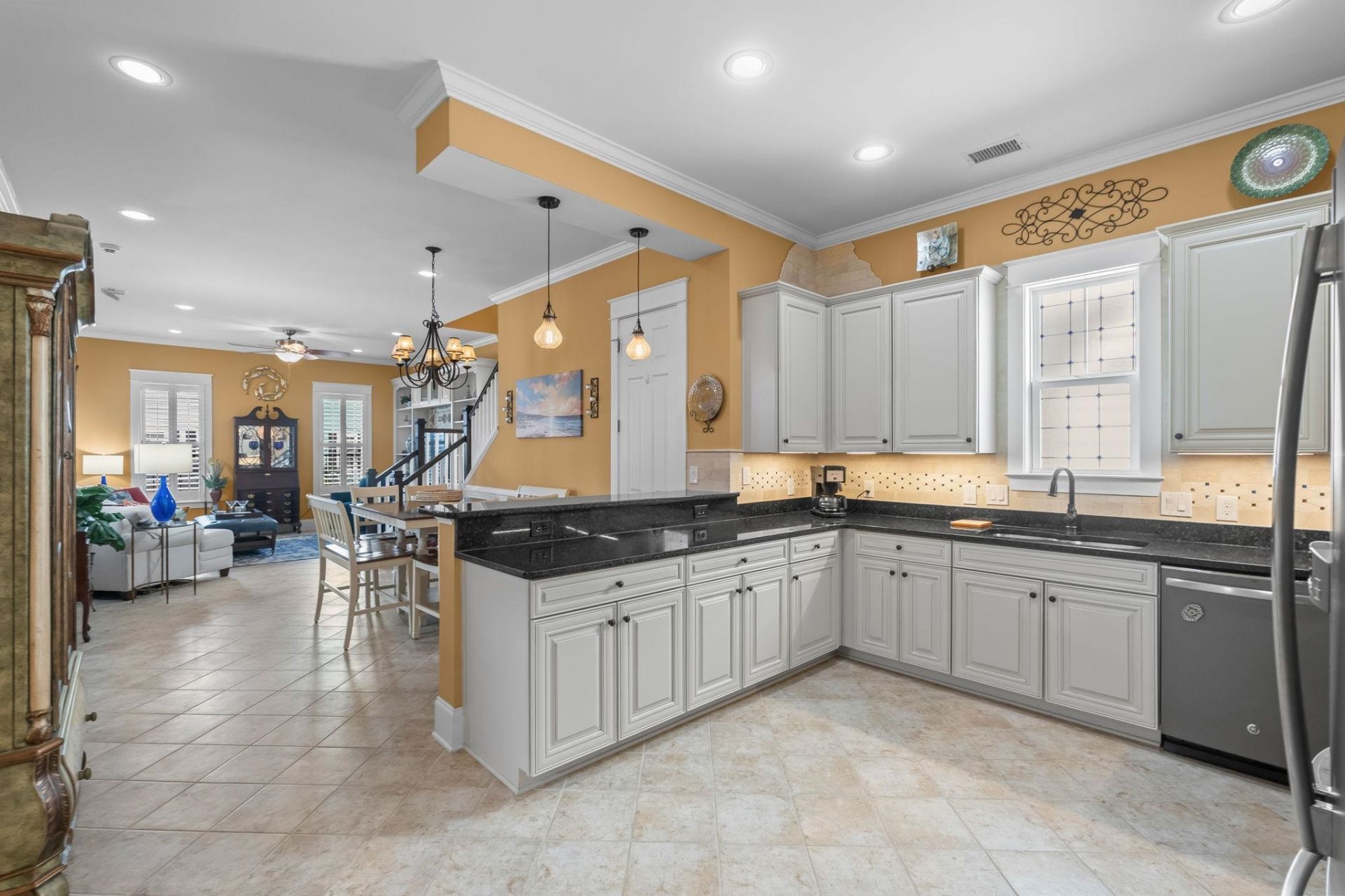 774 Johnson Ave.  Photo 17