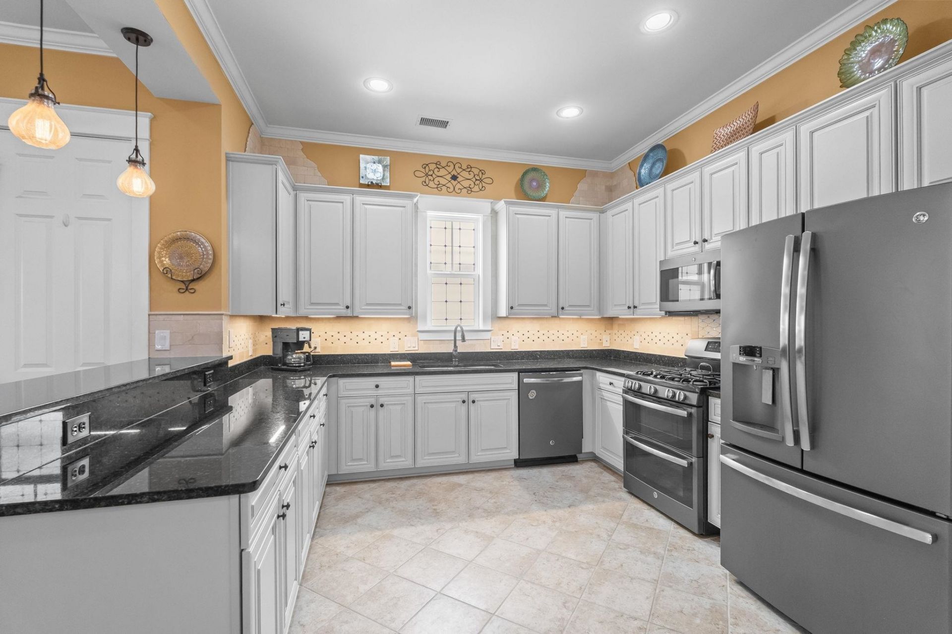 774 Johnson Ave.  Photo 20