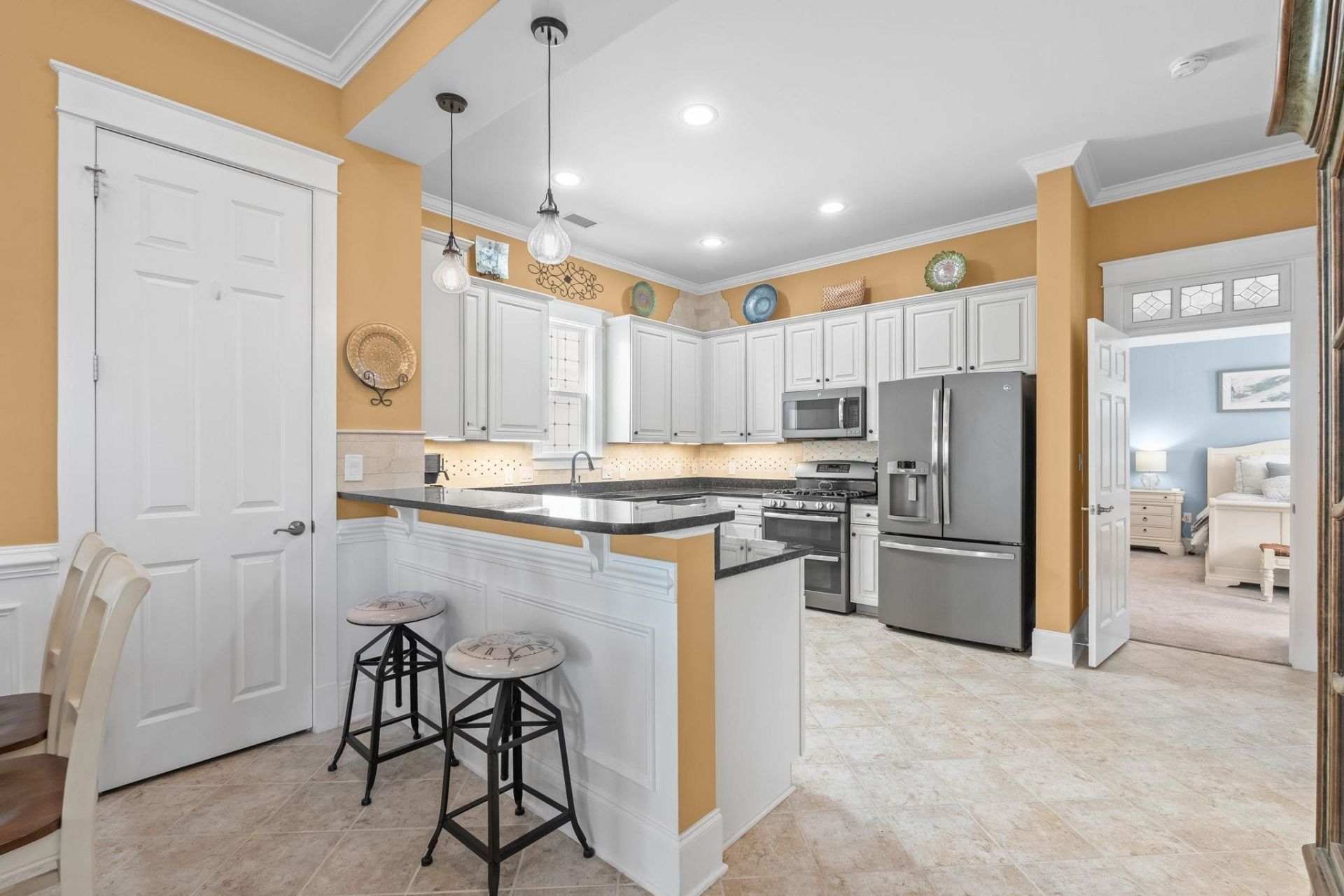 774 Johnson Ave.  Photo 22