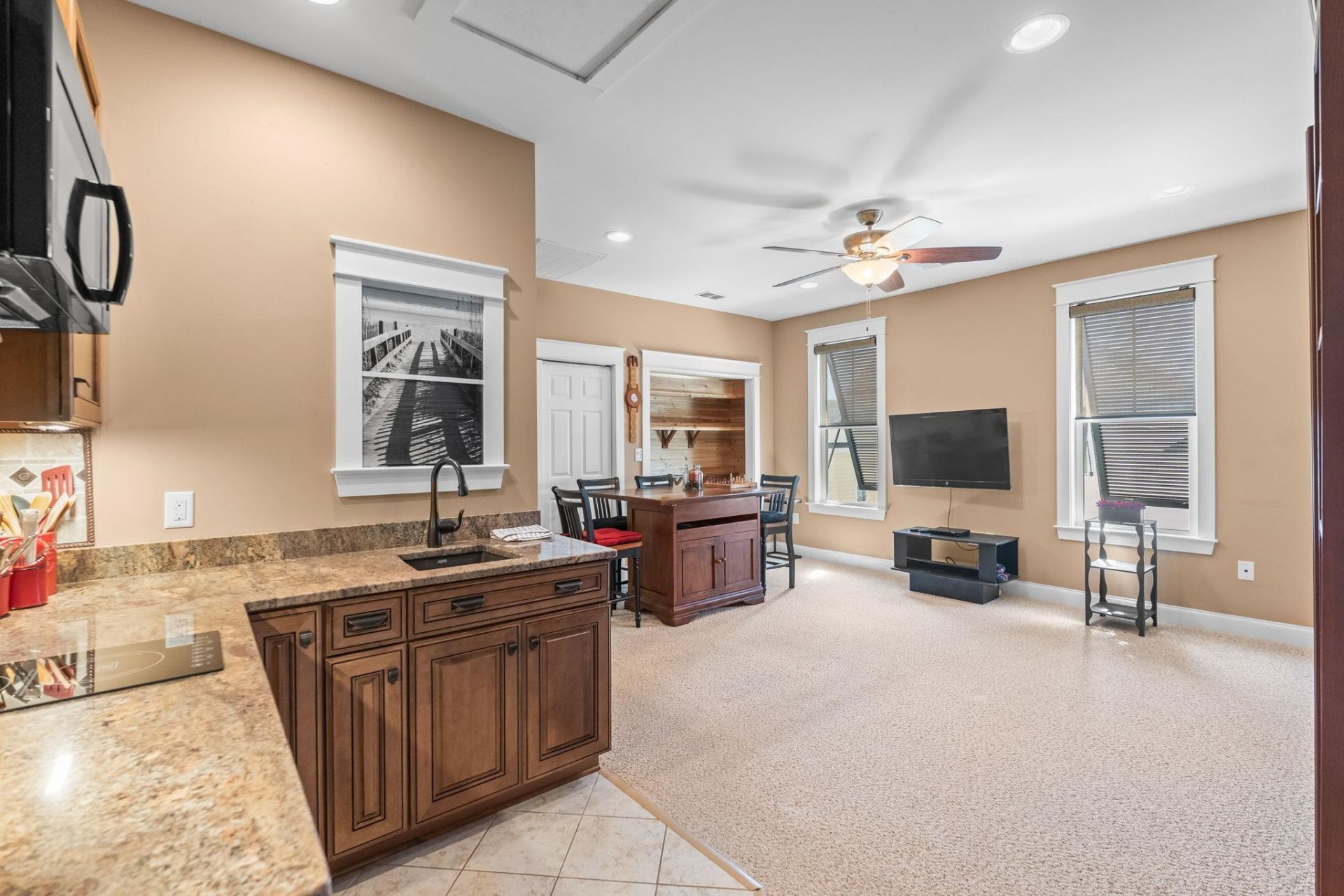 774 Johnson Ave.  Photo 43