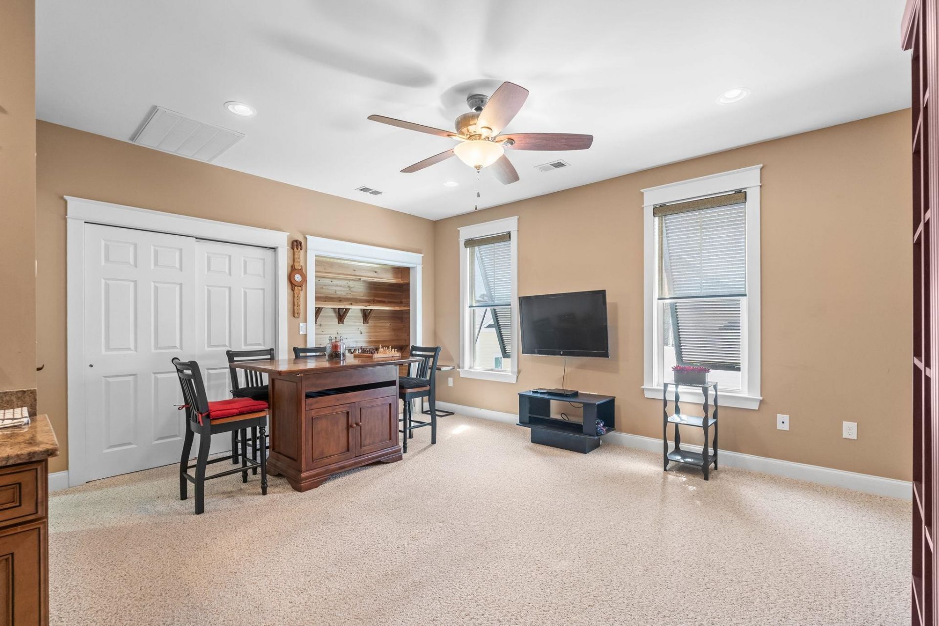 774 Johnson Ave.  Photo 44