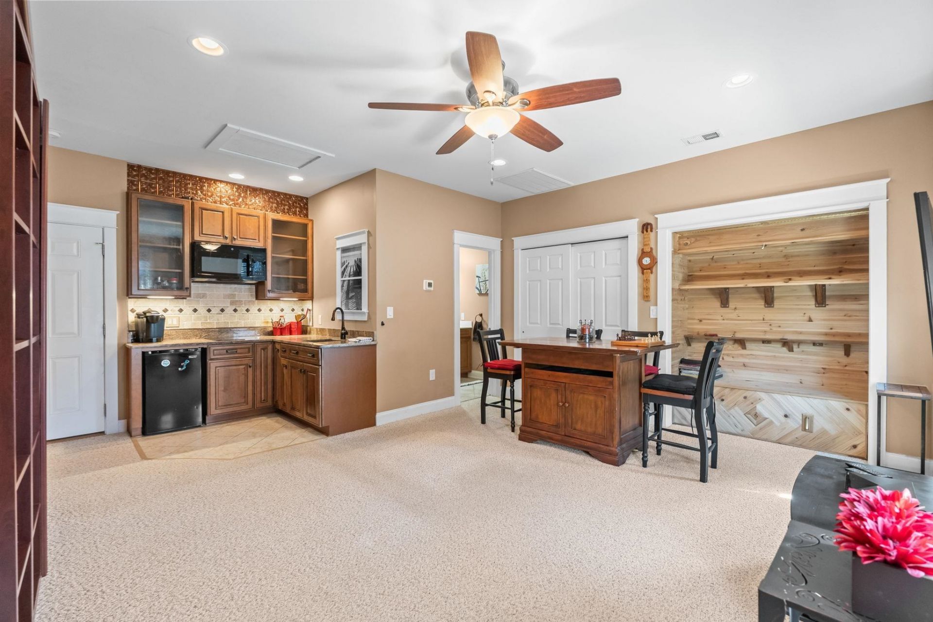 774 Johnson Ave.  Photo 45