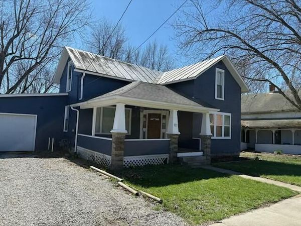 121 W High Street , Ashley, OH 43003