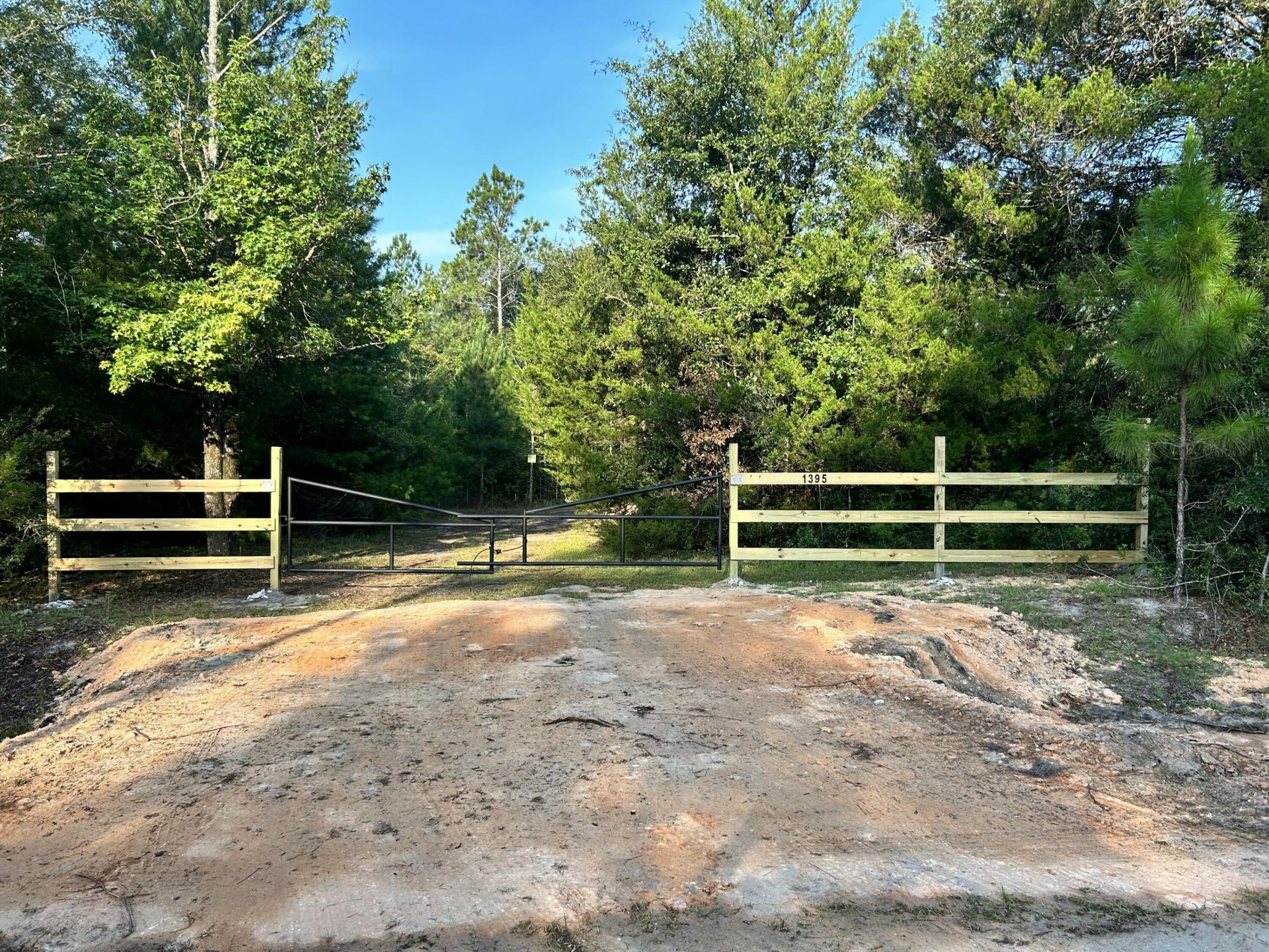 1398 St Marys Road, Caryville, FL 32427 Main Photo