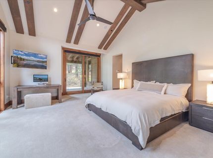 7705 Lahontan Drive, Truckee, CA 96161 Photo