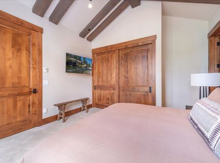 7705 Lahontan Drive, Truckee, CA 96161 Photo