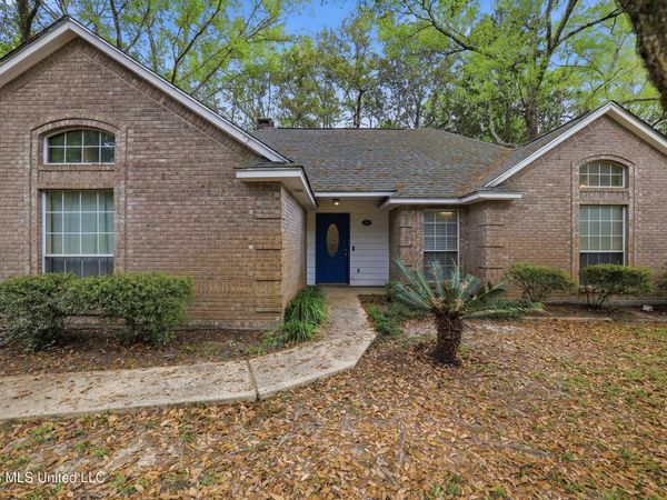 1909 Hemlock Drive, Gautier, MS 39553