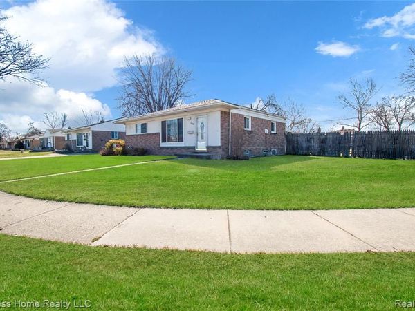 11808 McKinley Drive, Warren, MI 48089
