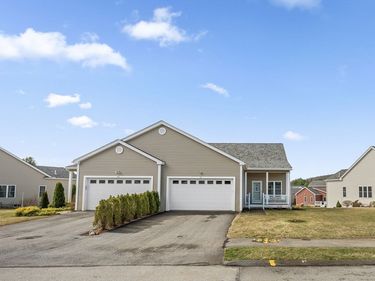 53 Tea Party Circle, Unit 53, Holden, MA 01520