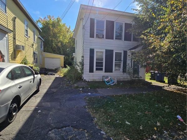 410 Ash Street , Syracuse, NY 13208