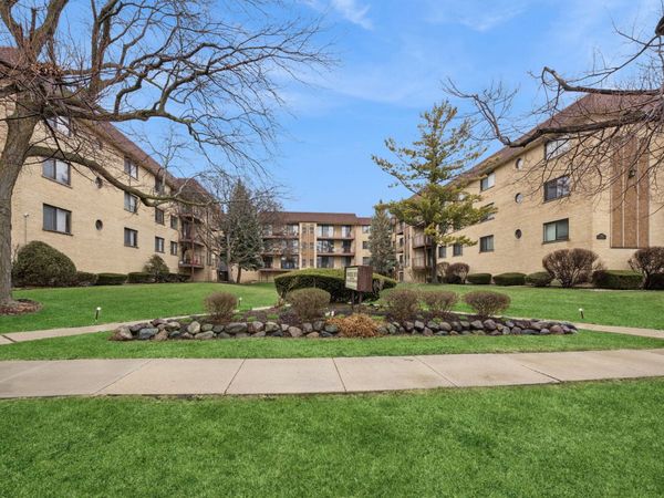 7110 W Cullom Avenue , Unit 206, Norridge, IL 60706