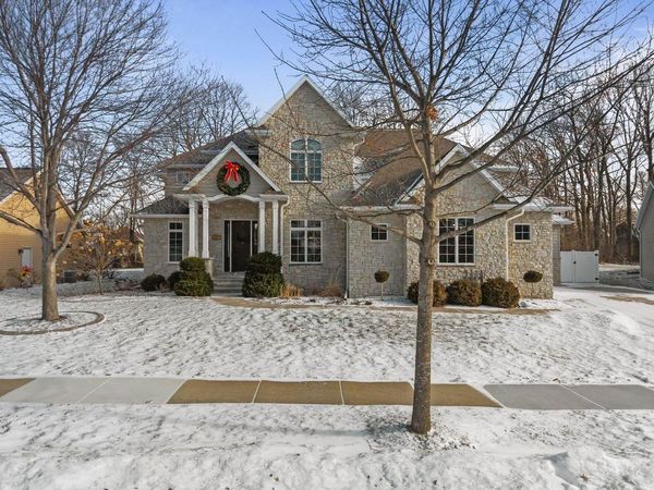 657 HIDEAWAY COURT, Combined Locks, WI 54113