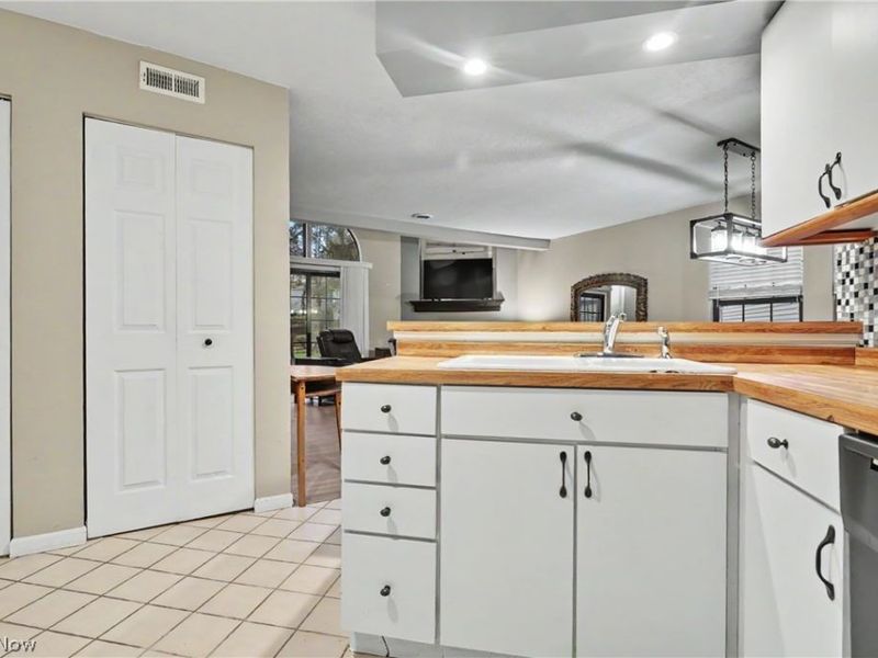 1323 Red Tail Hawk Court, Unit 4, Youngstown, OH 44512 Photo 13