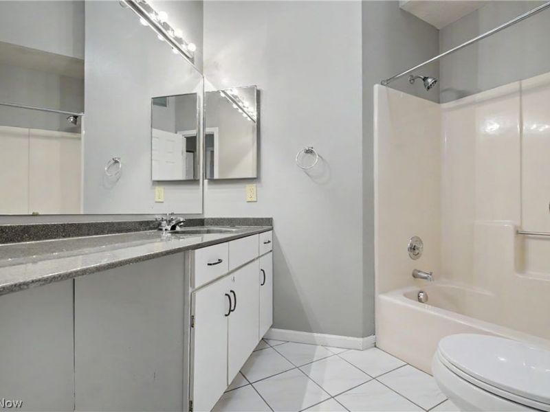 1323 Red Tail Hawk Court, Unit 4, Youngstown, OH 44512 Photo 23