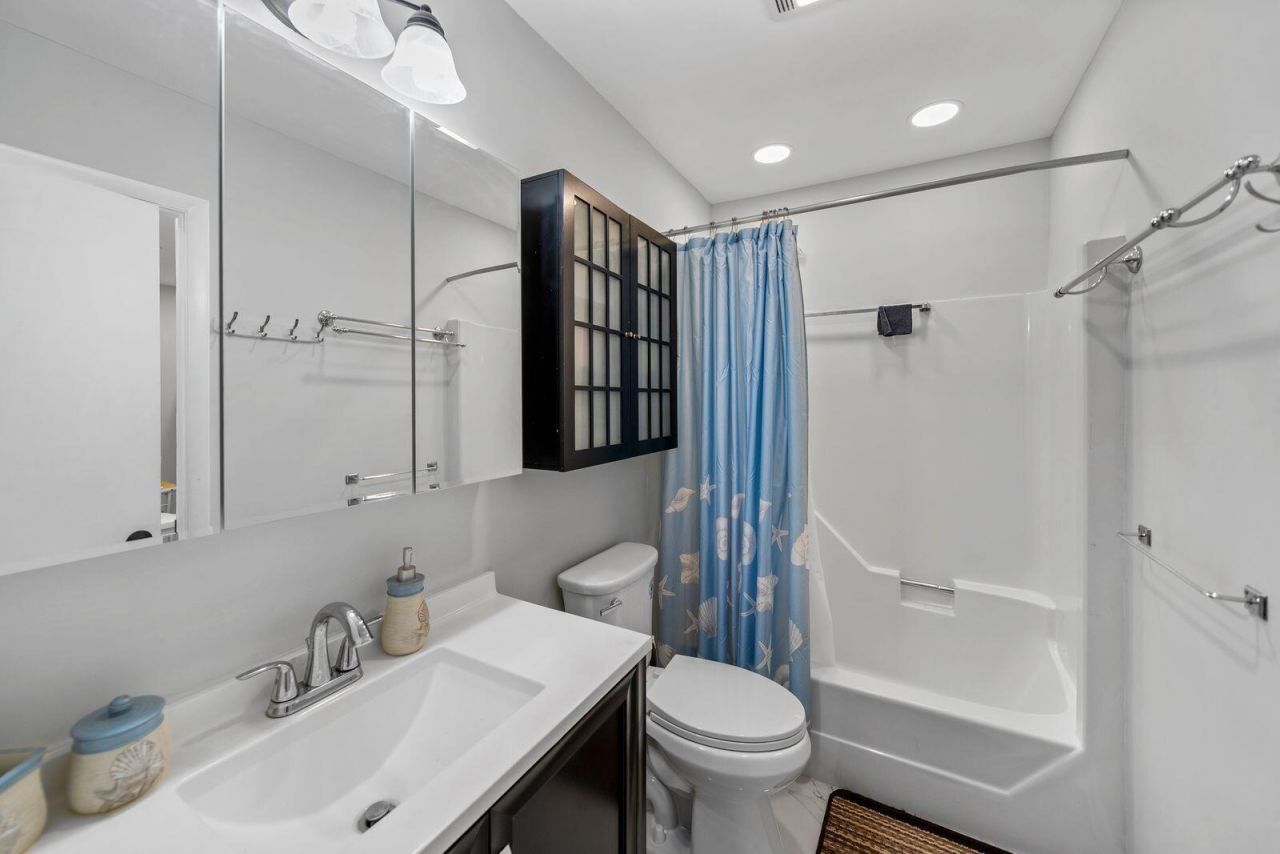 129 Lake Carol Drive, Unit 129, West Palm Beach, FL 33411 Photo