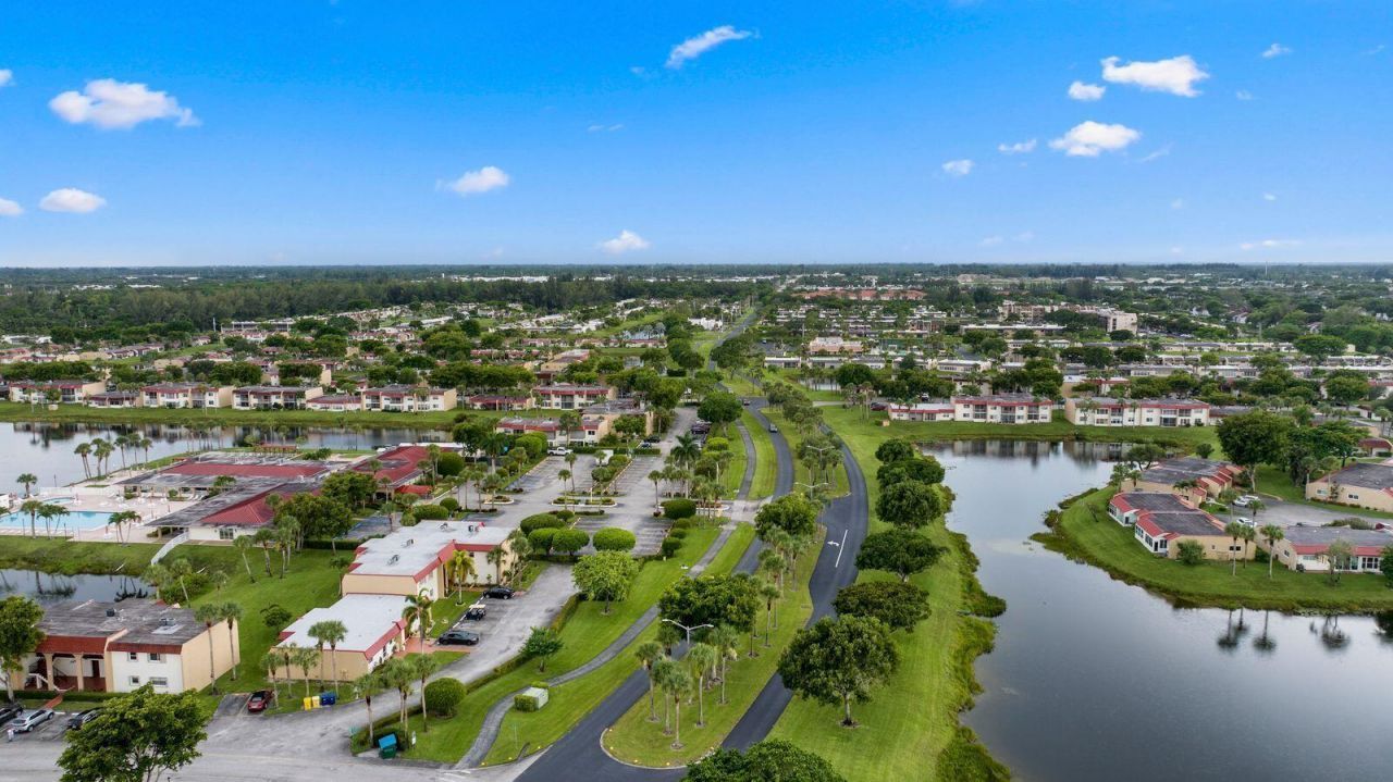 129 Lake Carol Drive, Unit 129, West Palm Beach, FL 33411 Photo
