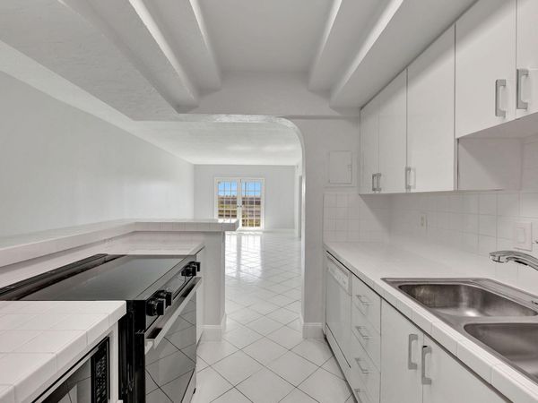 1407 NE 56th Street, Unit 408, Fort Lauderdale, FL 33334