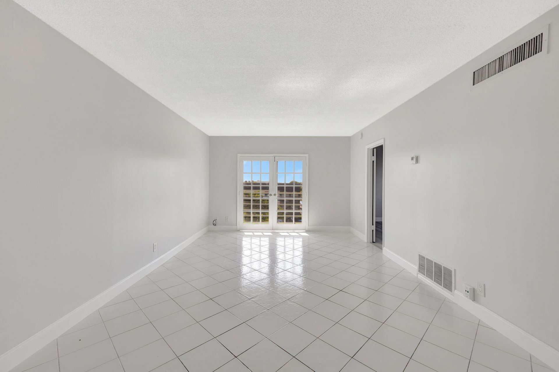 1407 NE 56th Street, Unit 408, Fort Lauderdale, FL 33334 Photo
