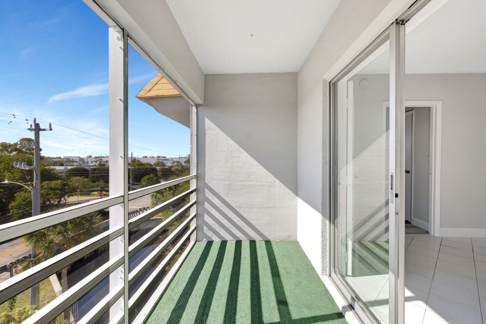 1407 NE 56th Street, Unit 408, Fort Lauderdale, FL 33334 Photo